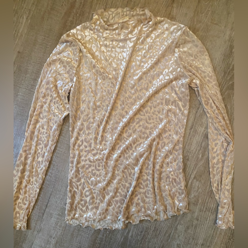 See through hem & thread long sleeve top